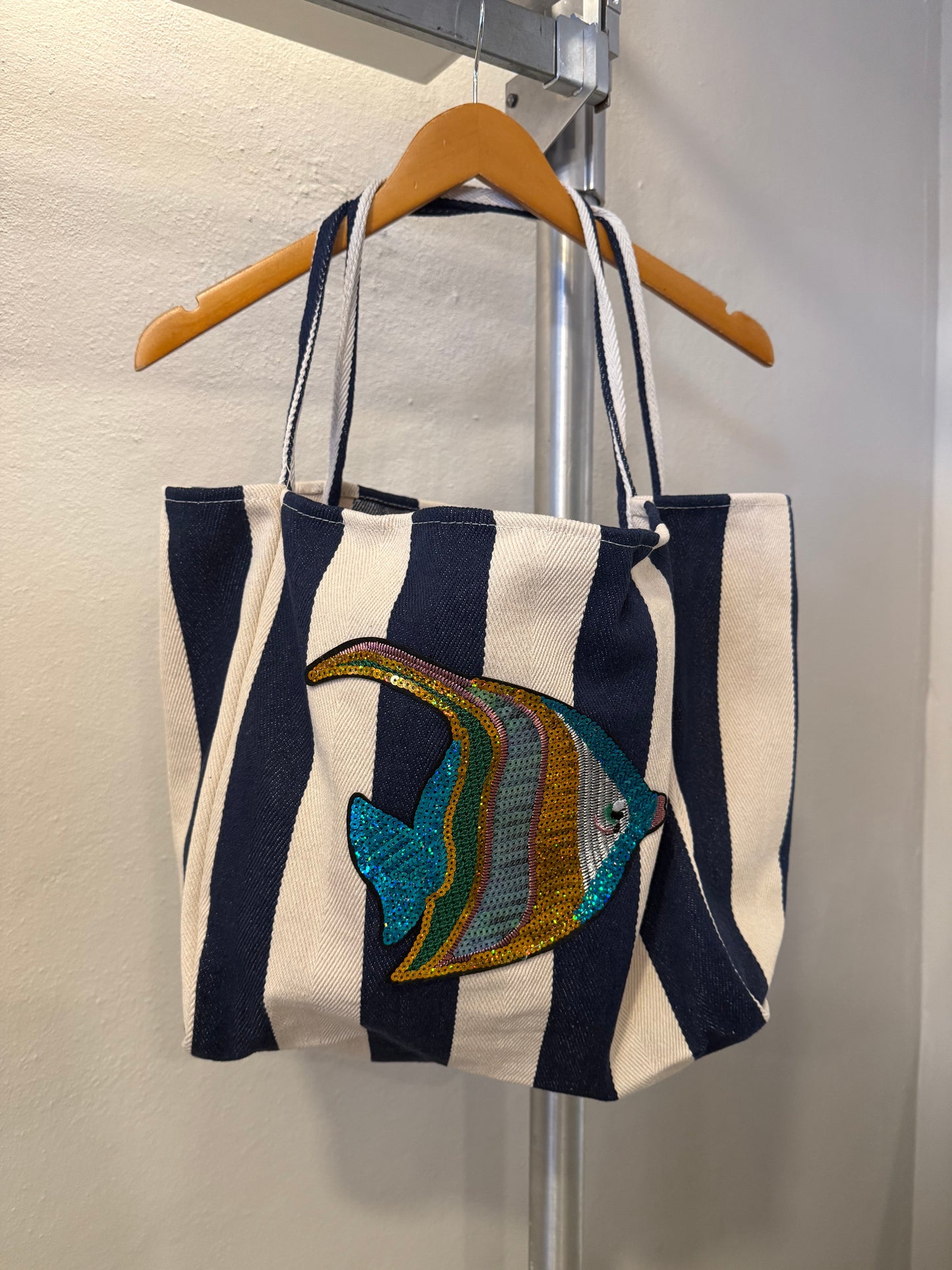 1551 Striped Fish Bag