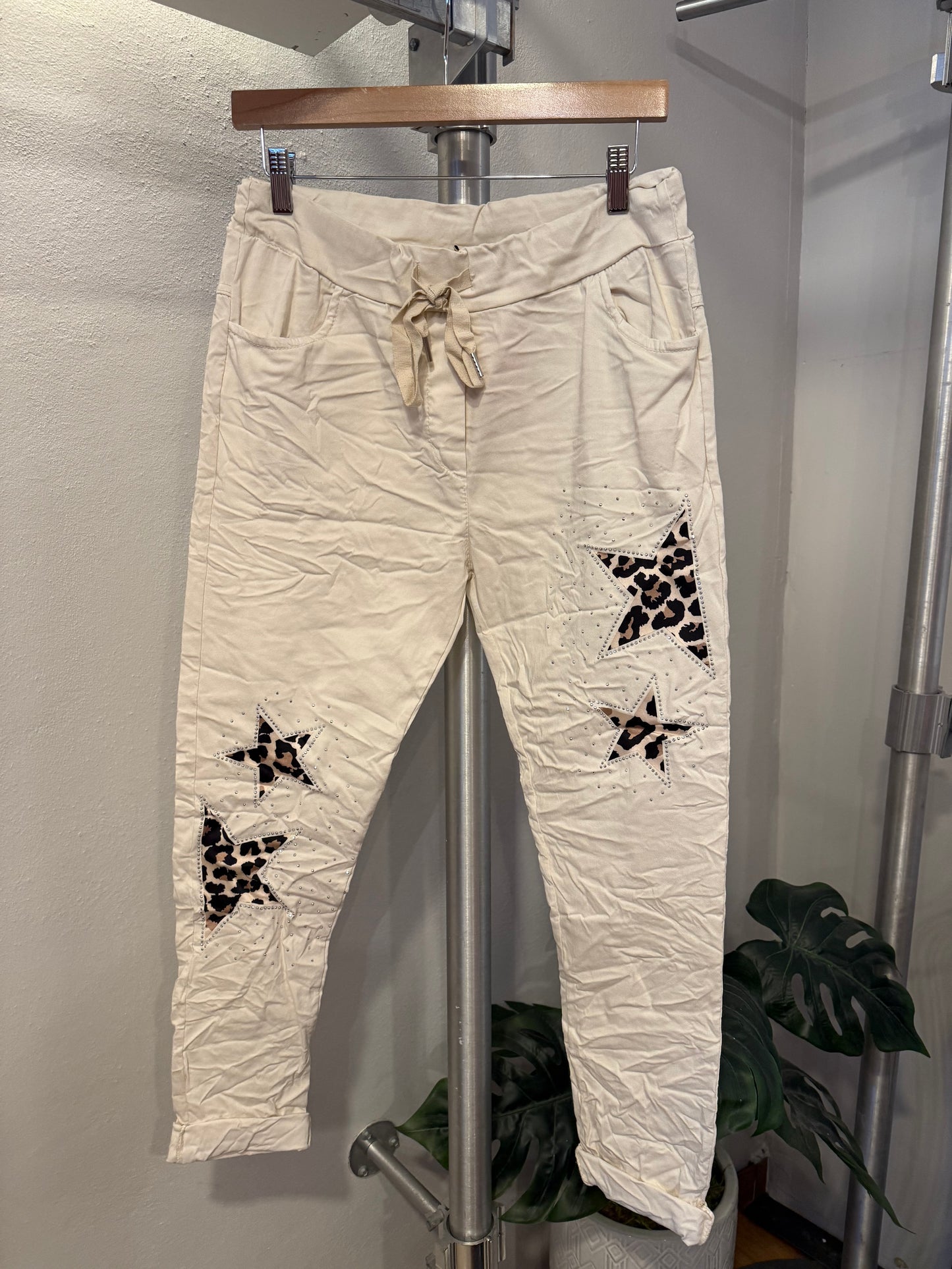 1208 Animal Print Stars Onesize Studded Jogger Pant