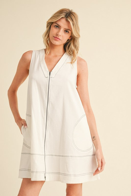 1362 V-Neck Zipper & Pocket Dress