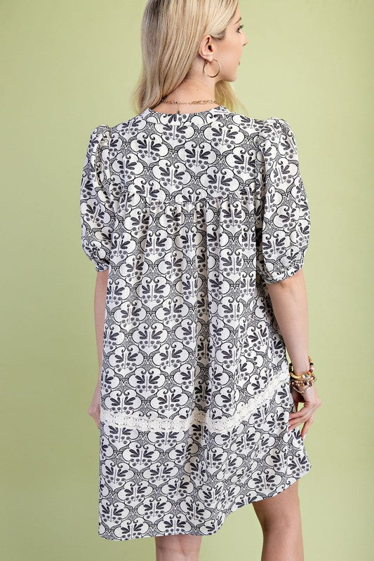 1407 Lightweight Black And White Lace Dress