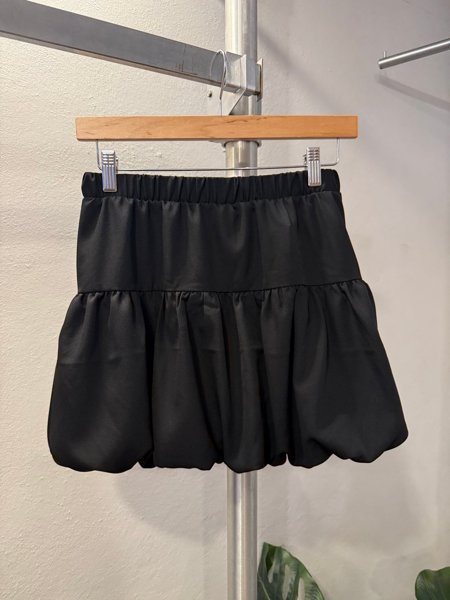 1223 Bubble Solid Skort