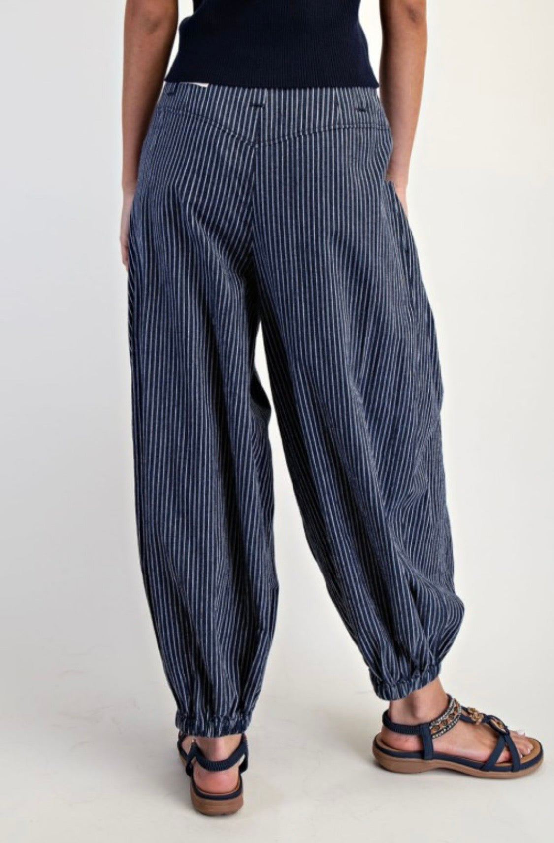 2570 Striped Navy Barrel Pant
