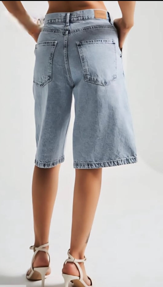 1654 White Lace Denim Bermuda