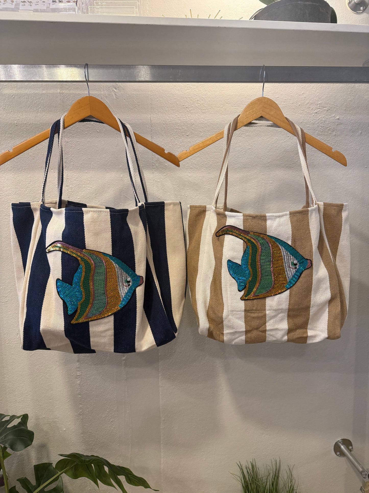 1551 Striped Fish Bag