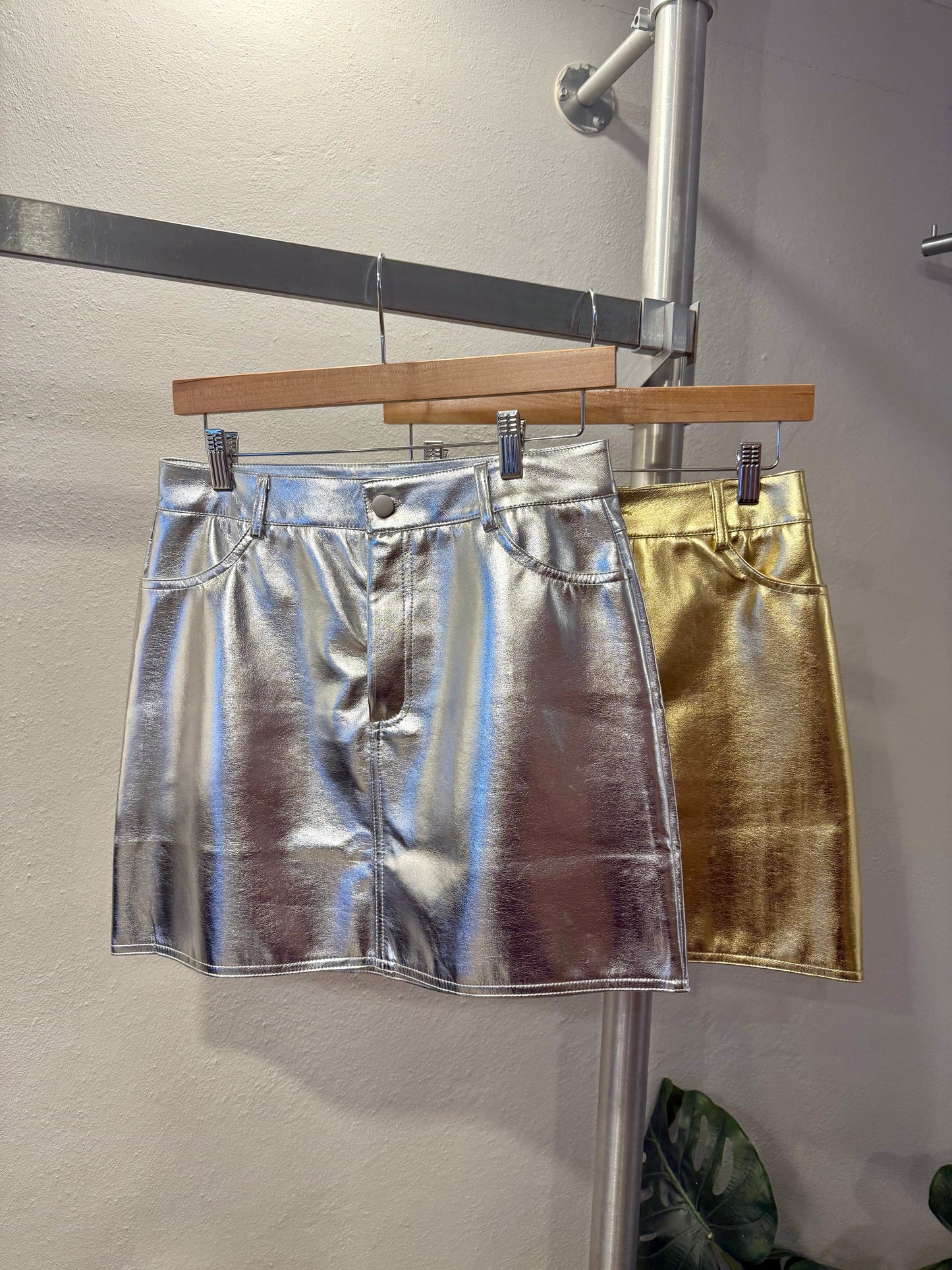 1232 Metallic Shiny Mini Skirt