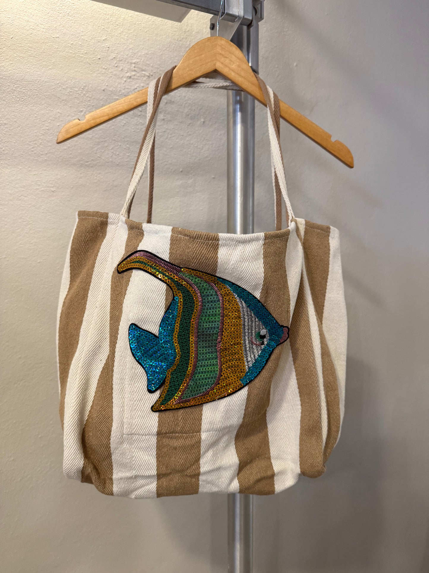 1551 Striped Fish Bag
