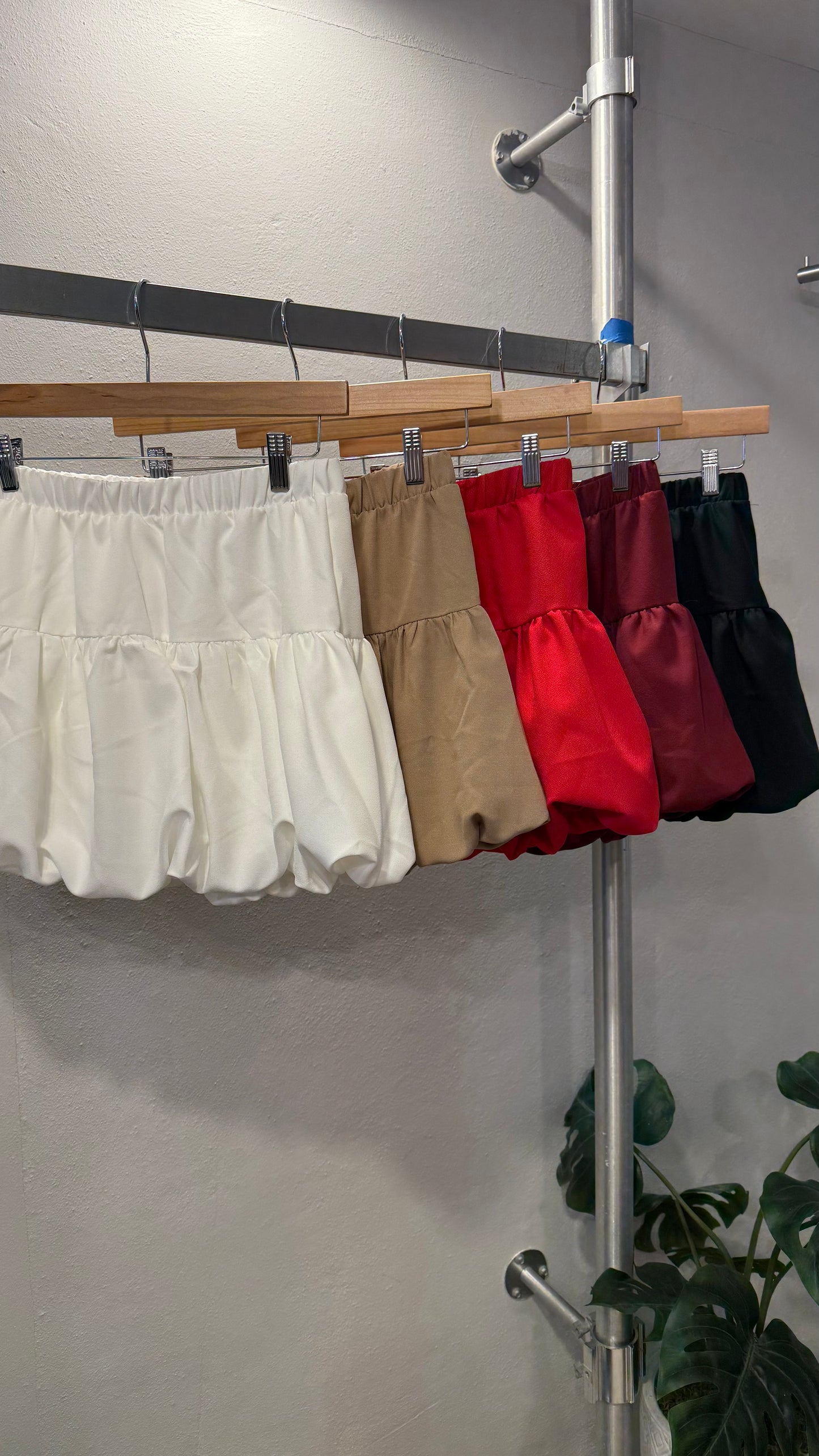 1223 Bubble Solid Skort