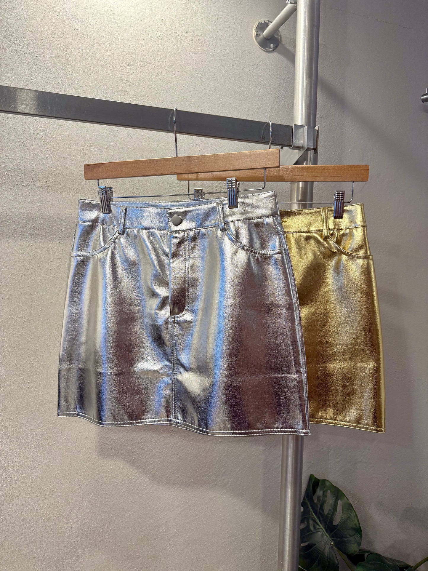 1232 Metallic Shiny Mini Skirt
