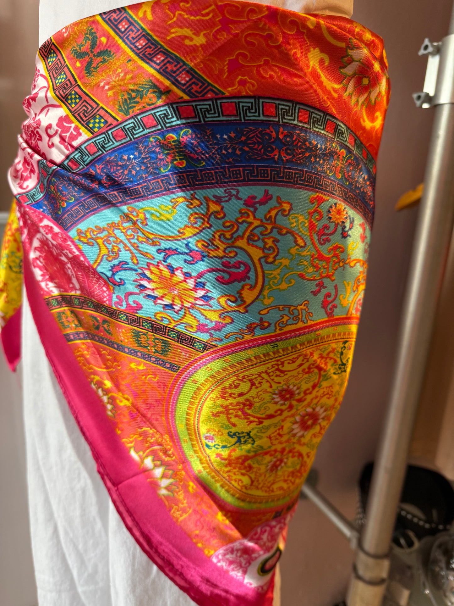 2406 Scarf 30"x30"