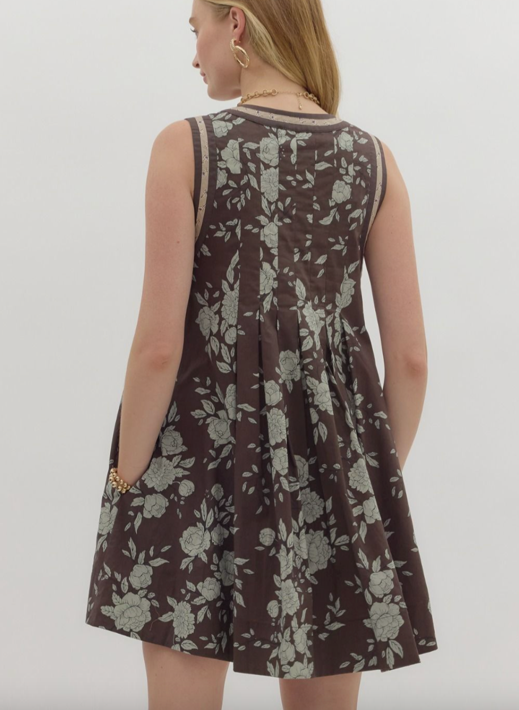 1691 Sleeveless Short Dress