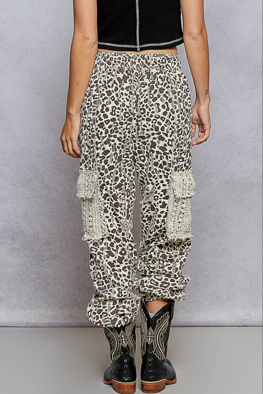 1740 Leopard Print With Lace Pocket Pant