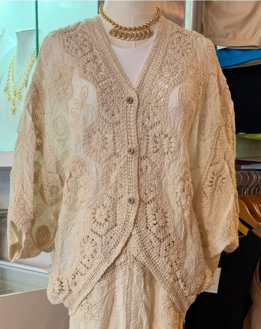 1600 Beige Onesize V-Neck Shirt