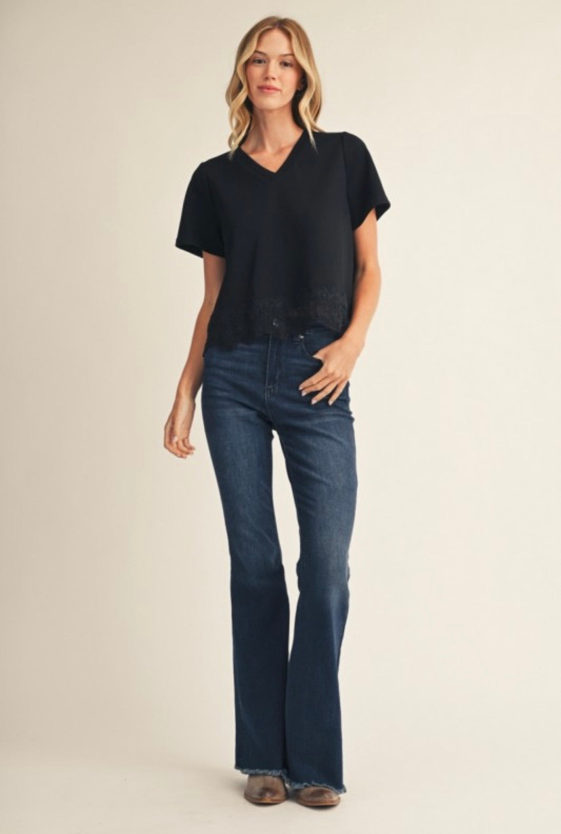 2654 Lace V-neck T-Shirt