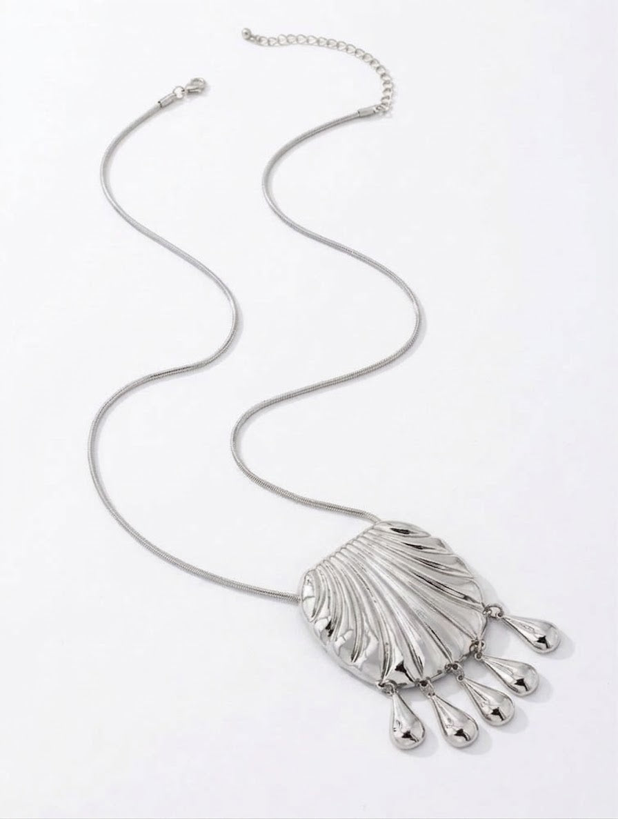 2696 Long Shell Necklace