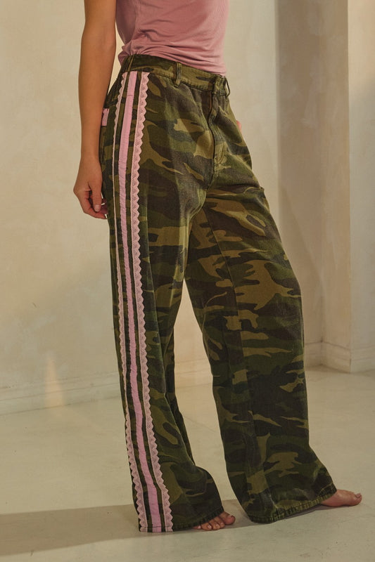 2592 Camo Pink Lace Pant