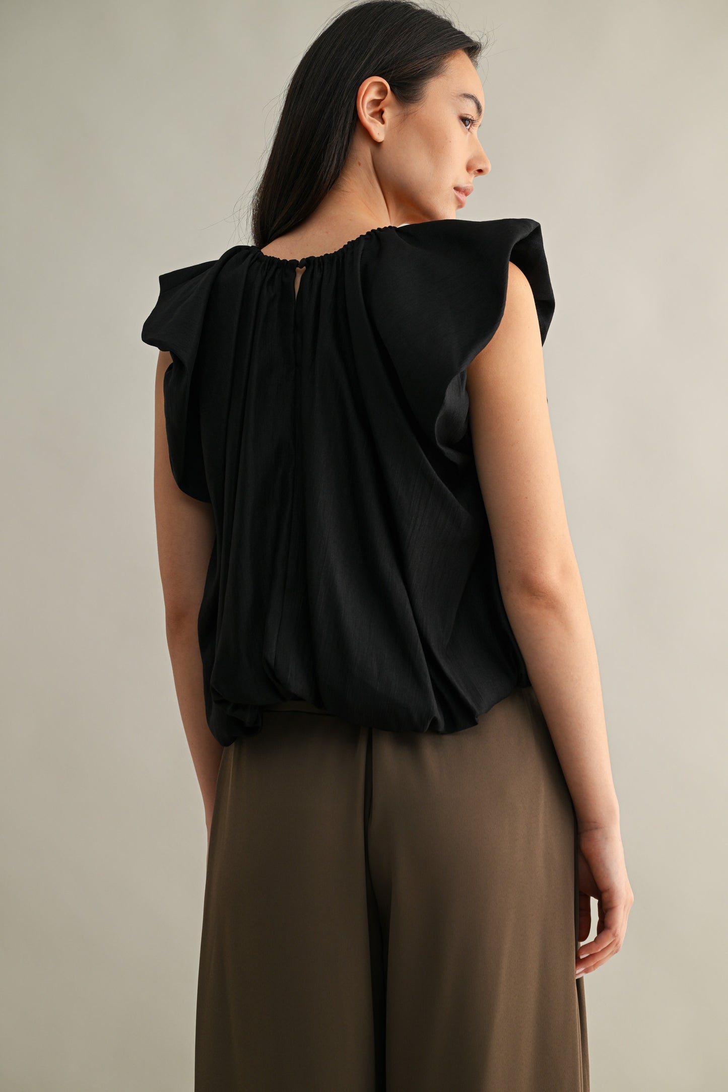 2343 Black Round Neck Bubble Top
