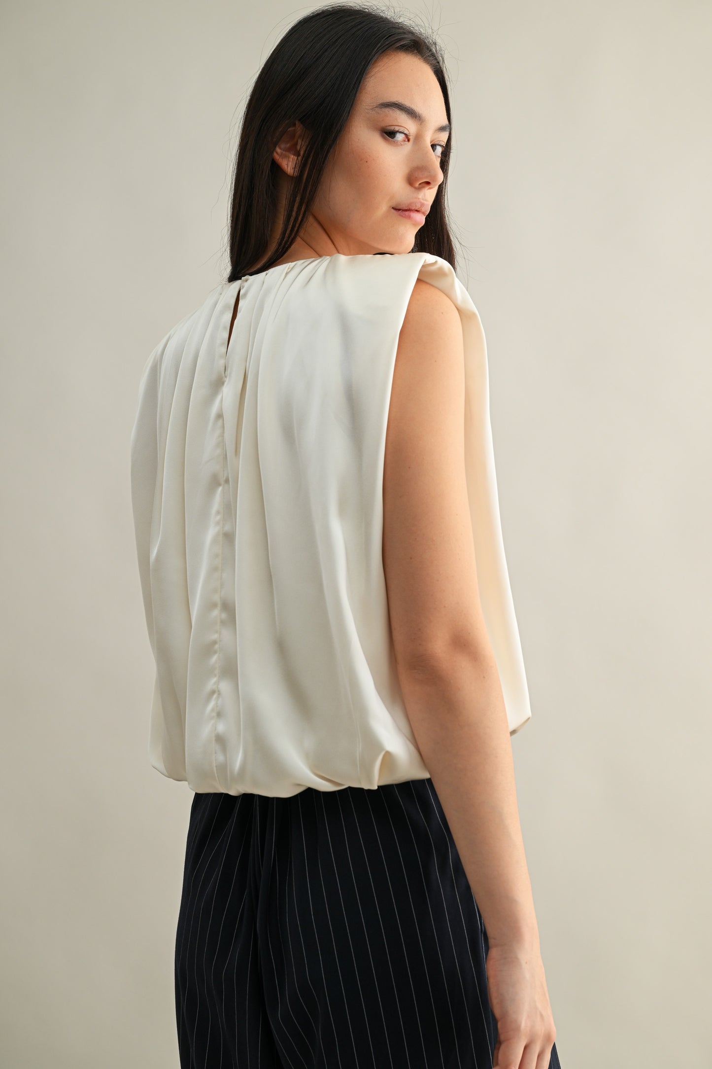 2344 Round Neck Bubble Top
