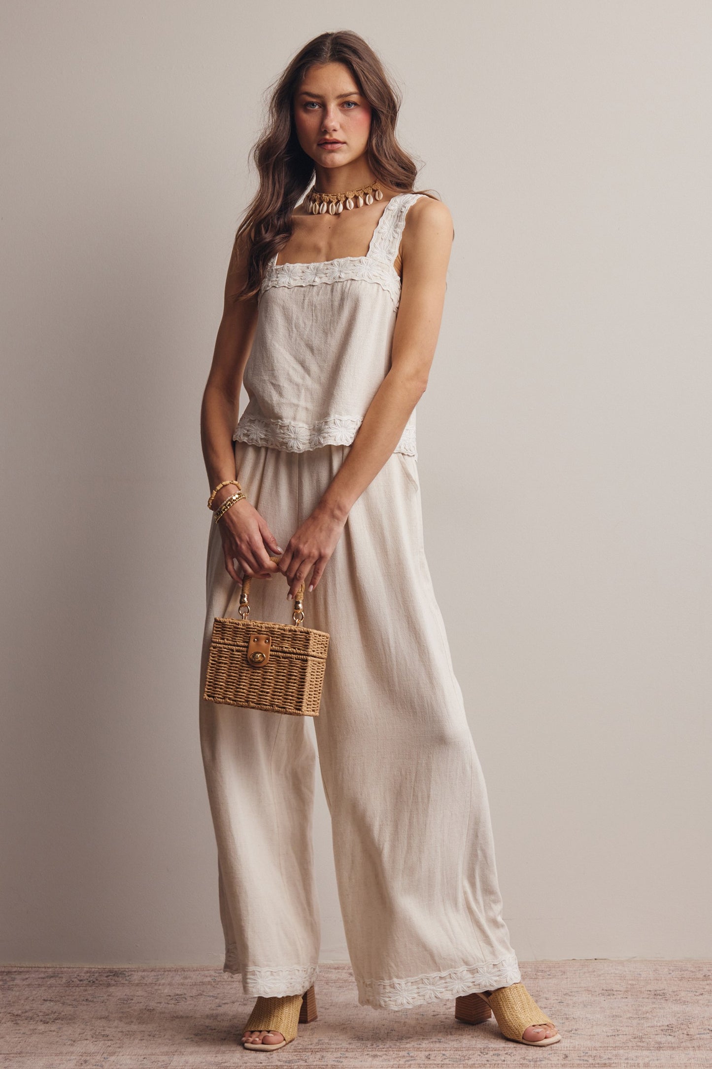 2360 Embroidered Square Neck Set