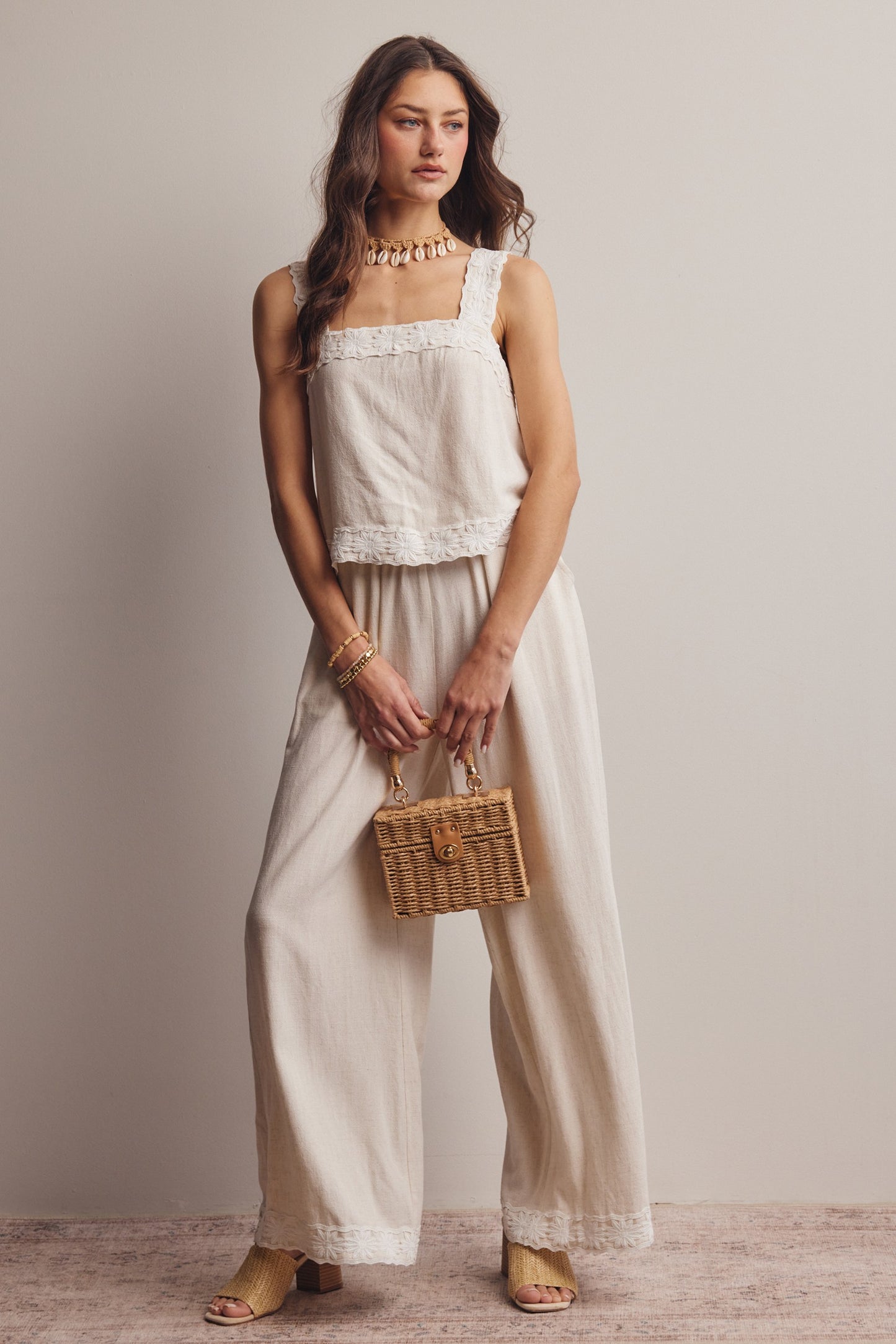2360 Embroidered Square Neck Set