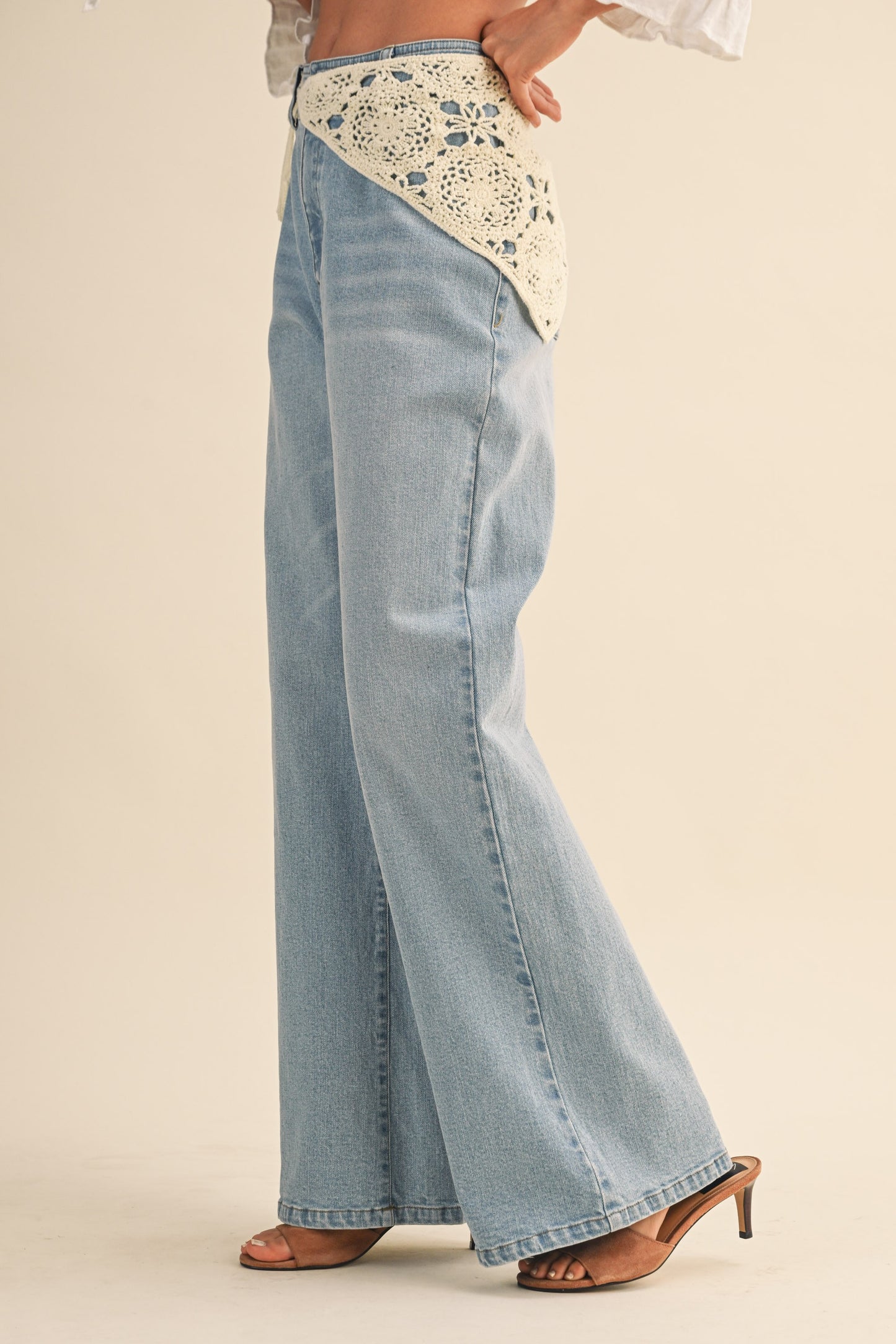 2574 Crochet Accent Straight Jeans