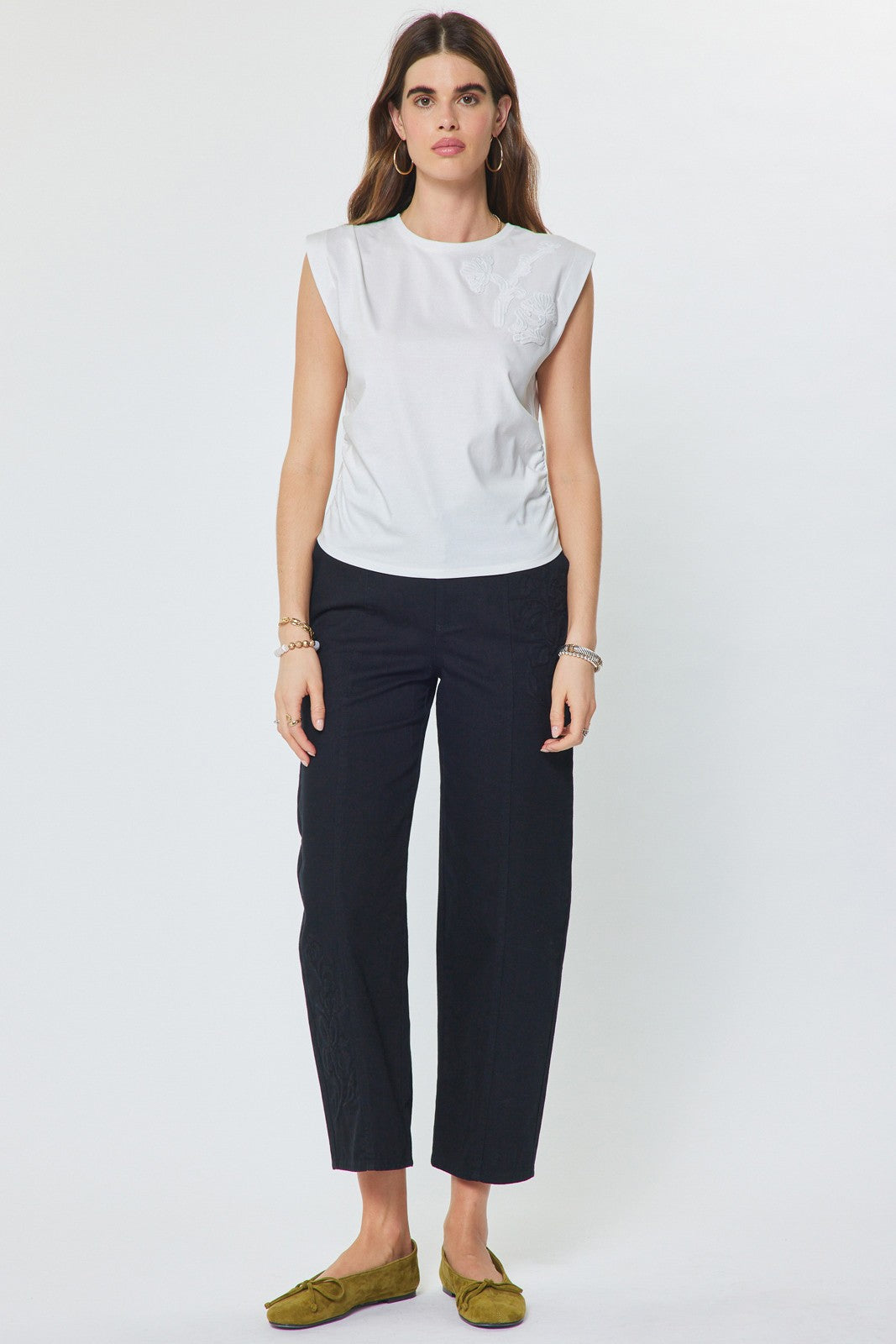 2563 Embroidered Round Neck Top