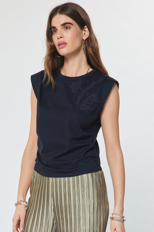 2563 Embroidered Round Neck Top