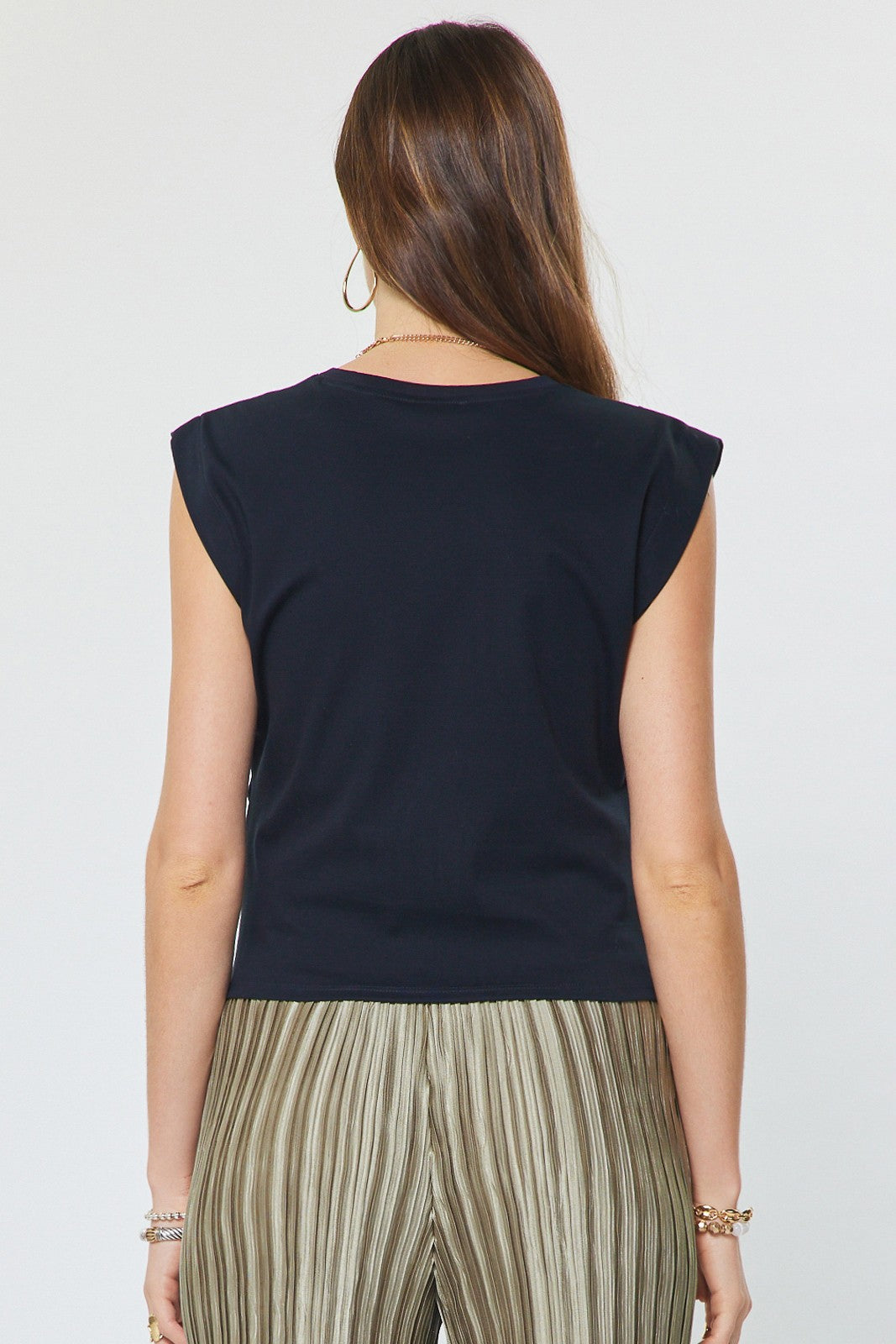 2563 Embroidered Round Neck Top