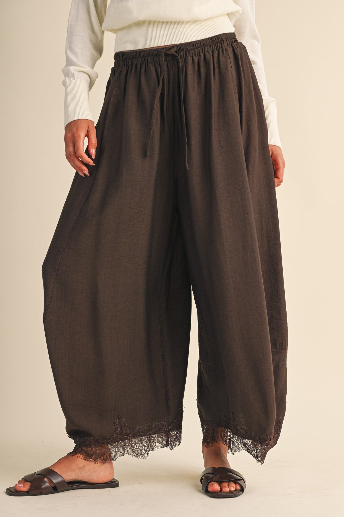 2734 Chocolate Barrel Pant With Lace Trim