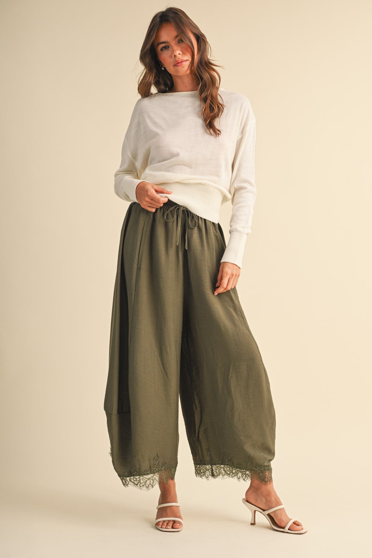 2735 Olive Barrel Pant With Lace Trim