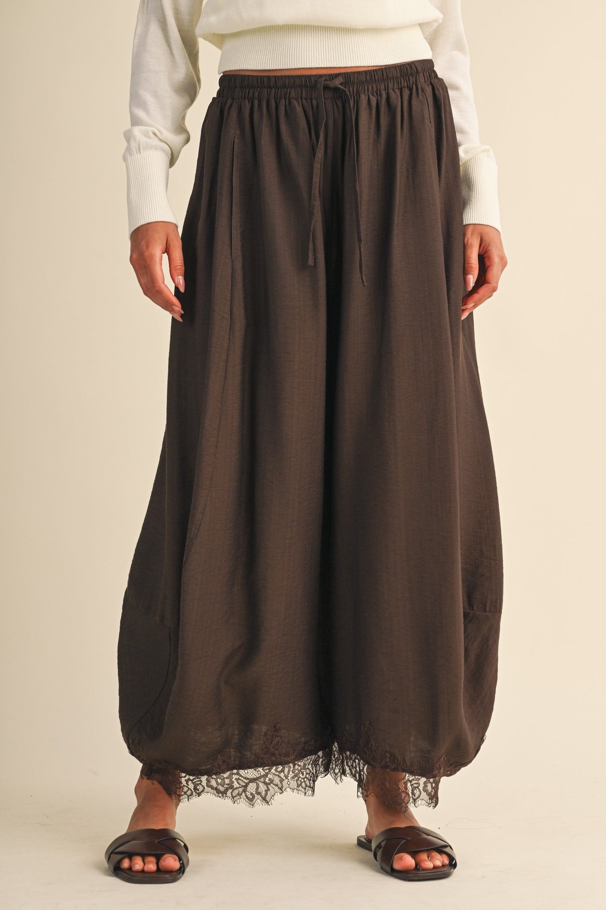 2734 Chocolate Barrel Pant With Lace Trim