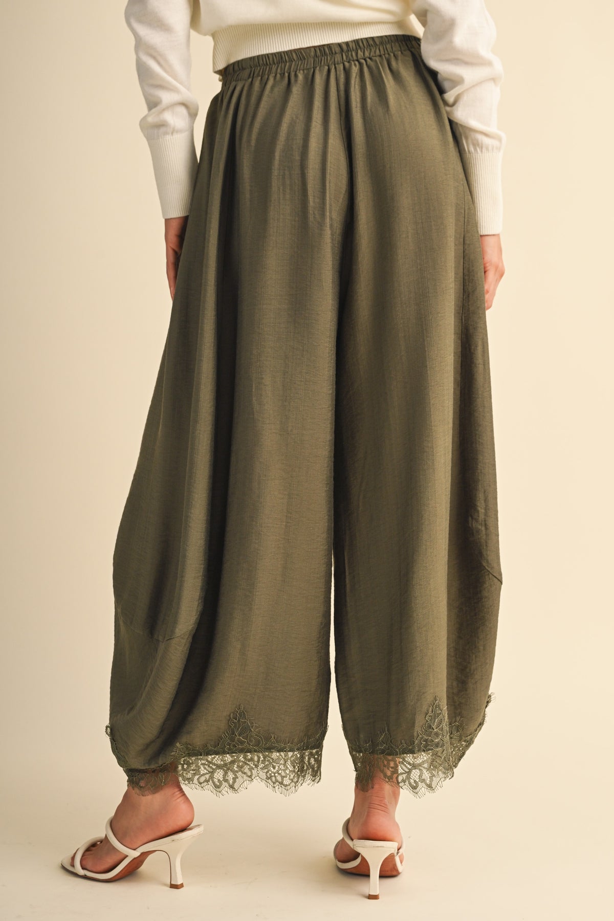 2735 Olive Barrel Pant With Lace Trim