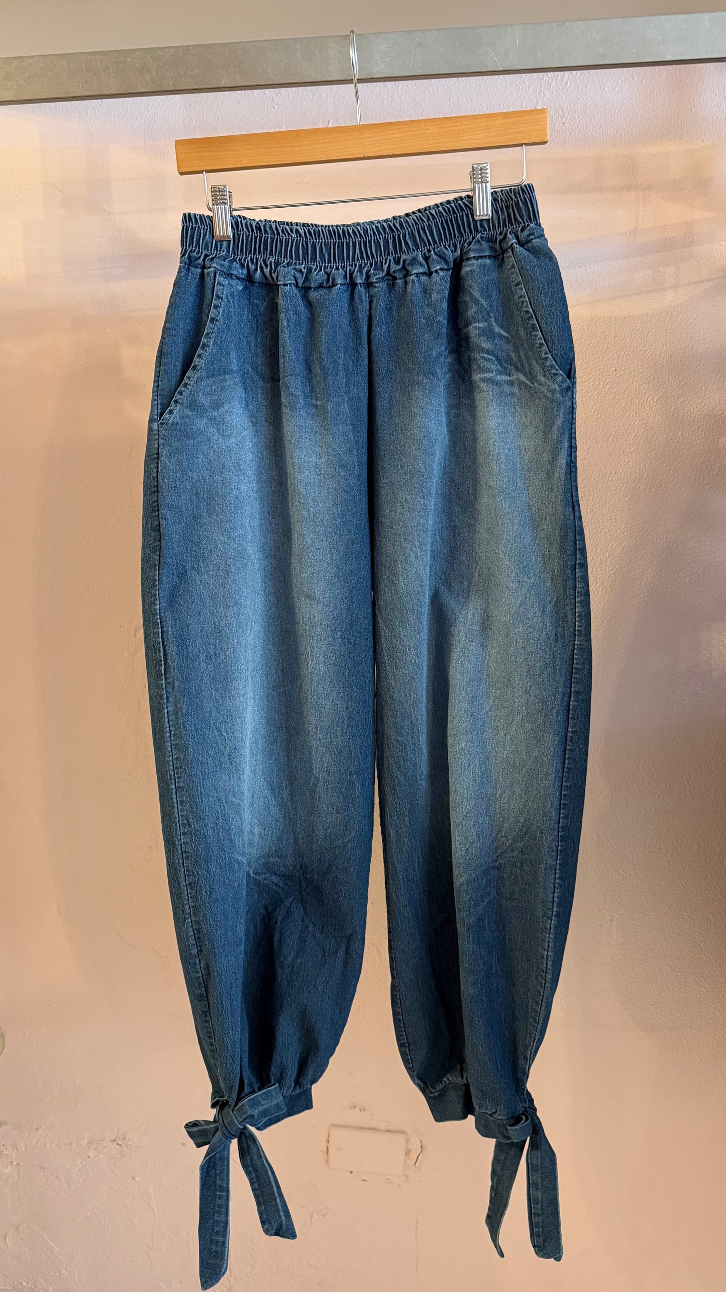 2599 Made In Italy Denim Barrel Pant