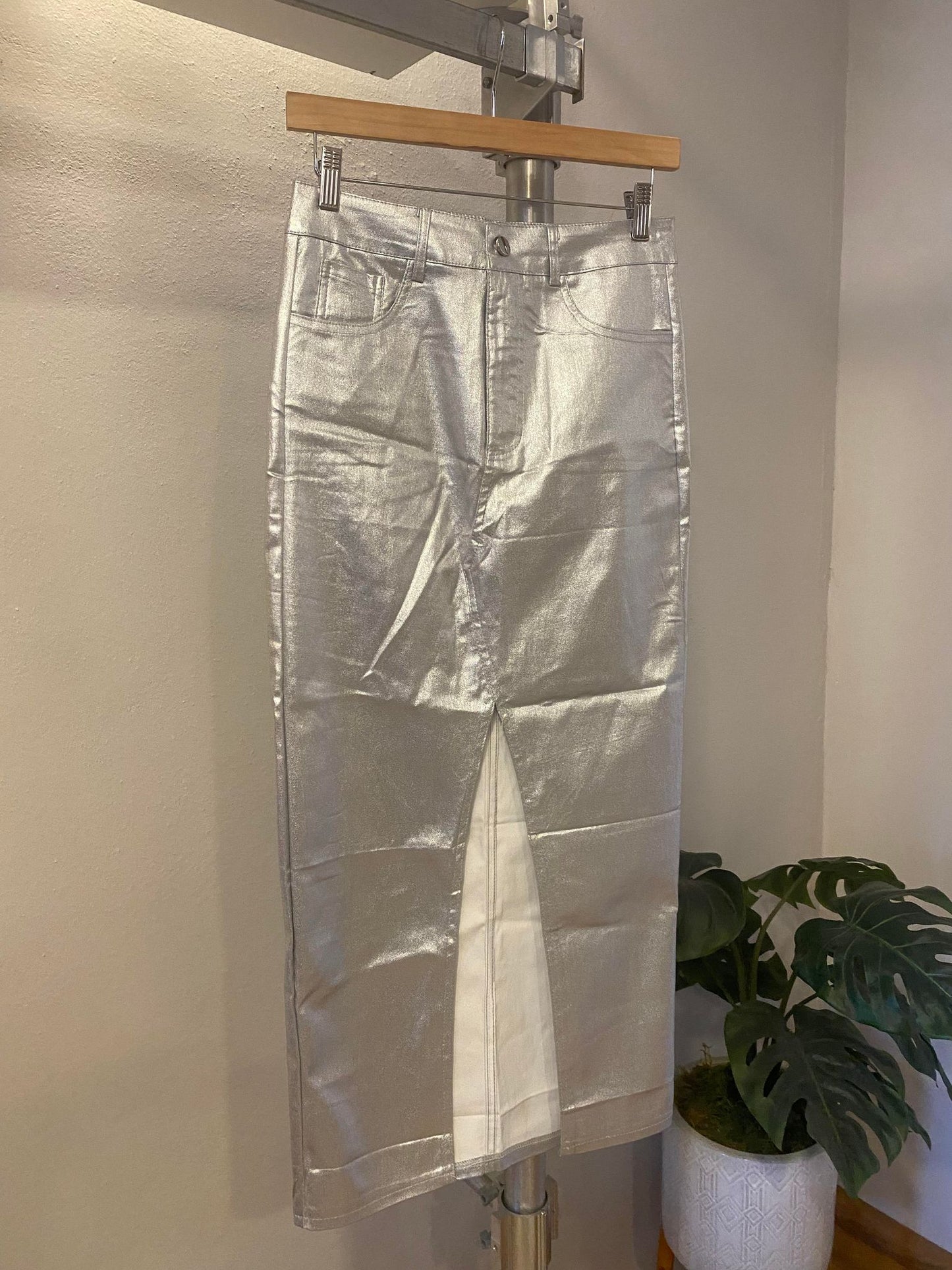 1027 Silver Italian Onesize Metallic Pencil Skirt