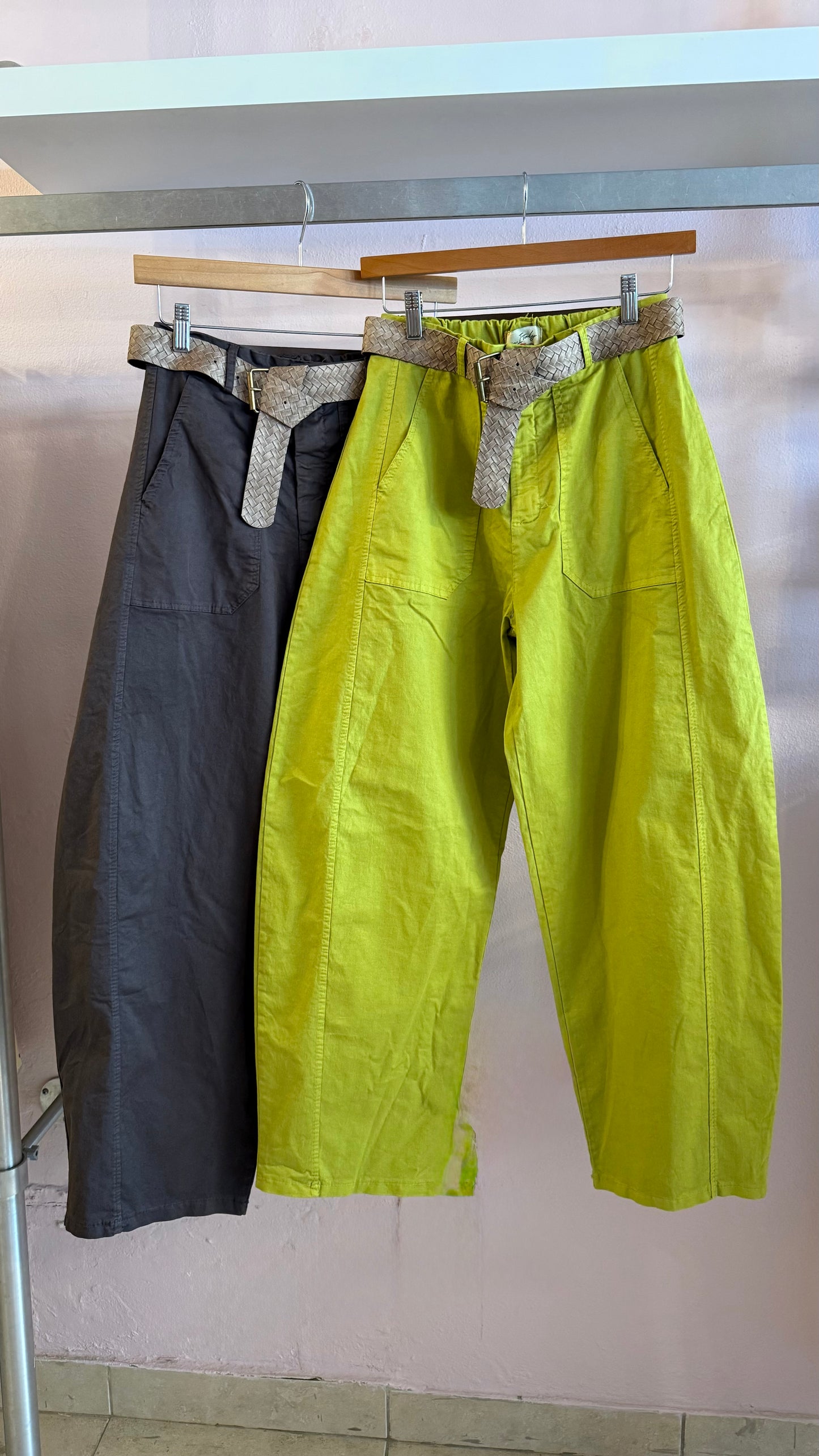 2598 Made In Italy Barrel Pant With Belt