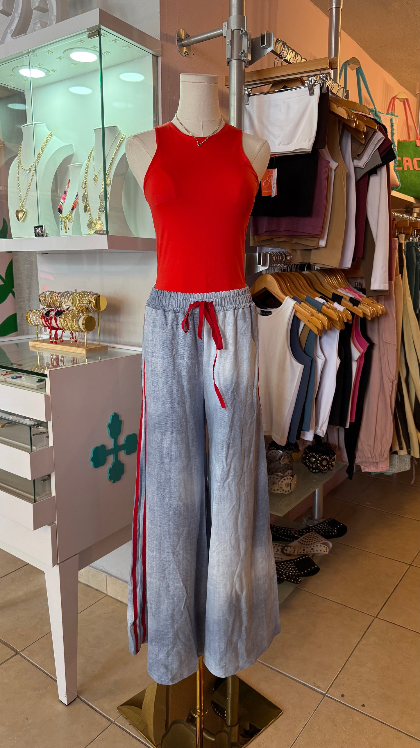 2394 Italian Onesize Track Lines Wide Led Pant