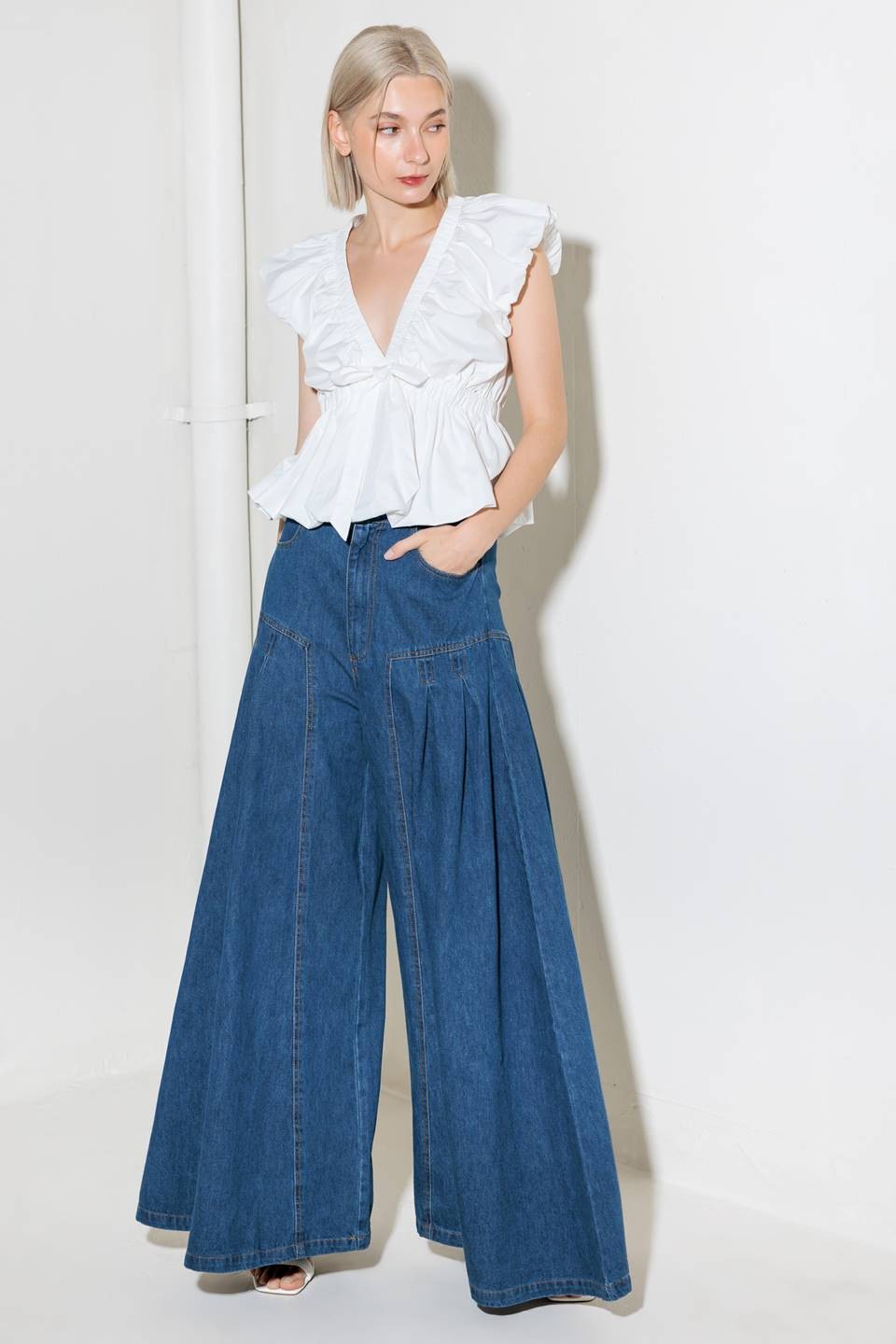 2349 Wide Leg Side Pleated Denim Pant