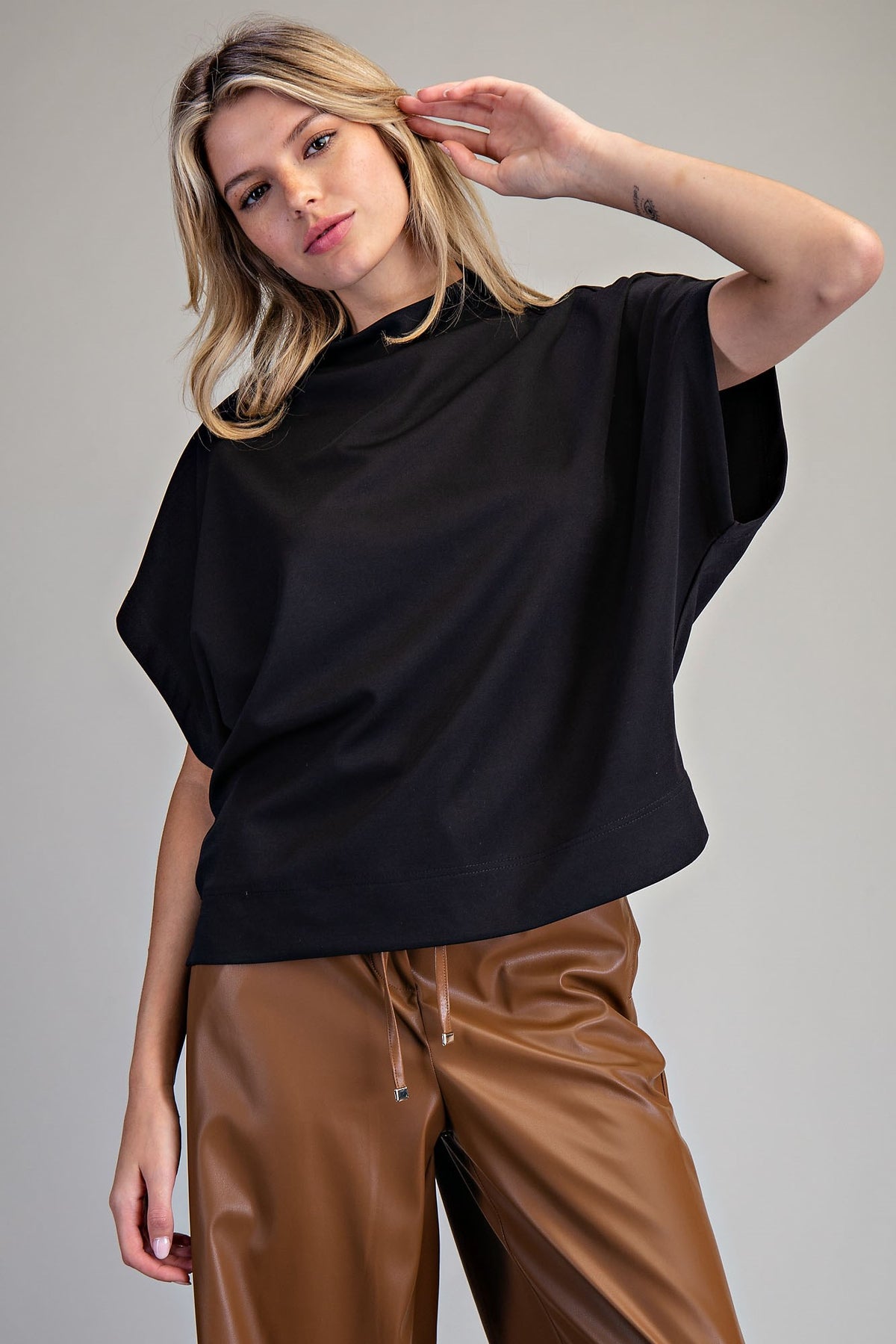 2723 Mock Neck Top