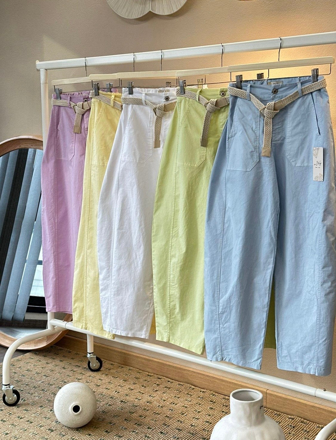 2284 Italian Belted Barrel Pant