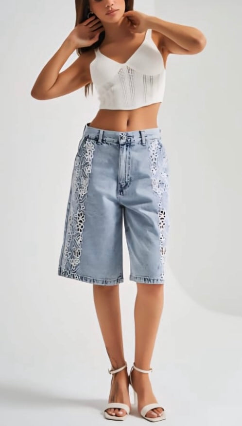 1654 White Lace Denim Bermuda