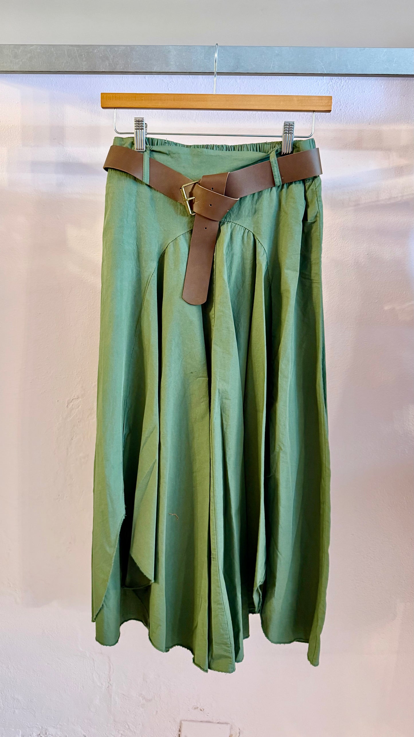 2602 Made In Italy Belted Skirt