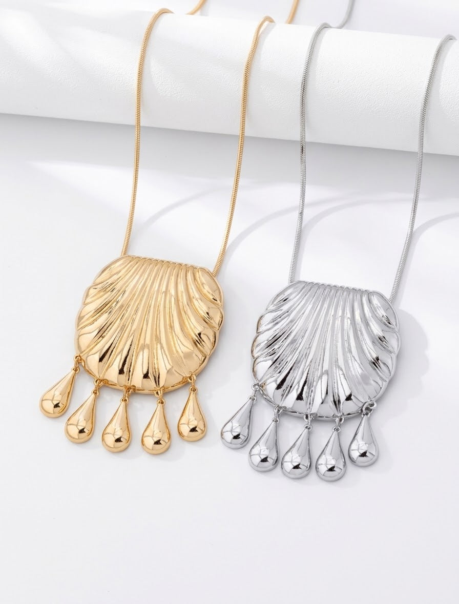 2696 Long Shell Necklace