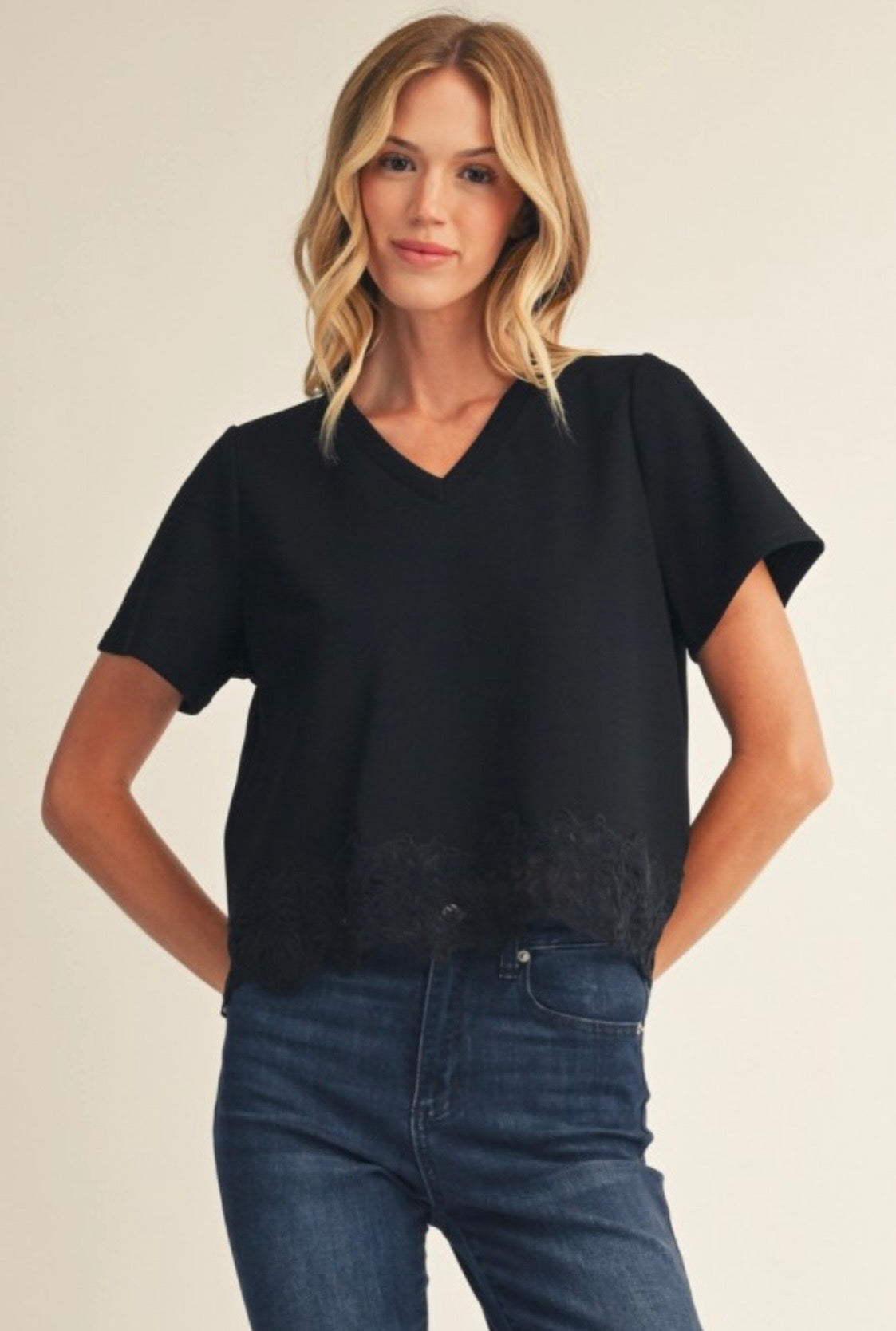 2654 Lace V-neck T-Shirt