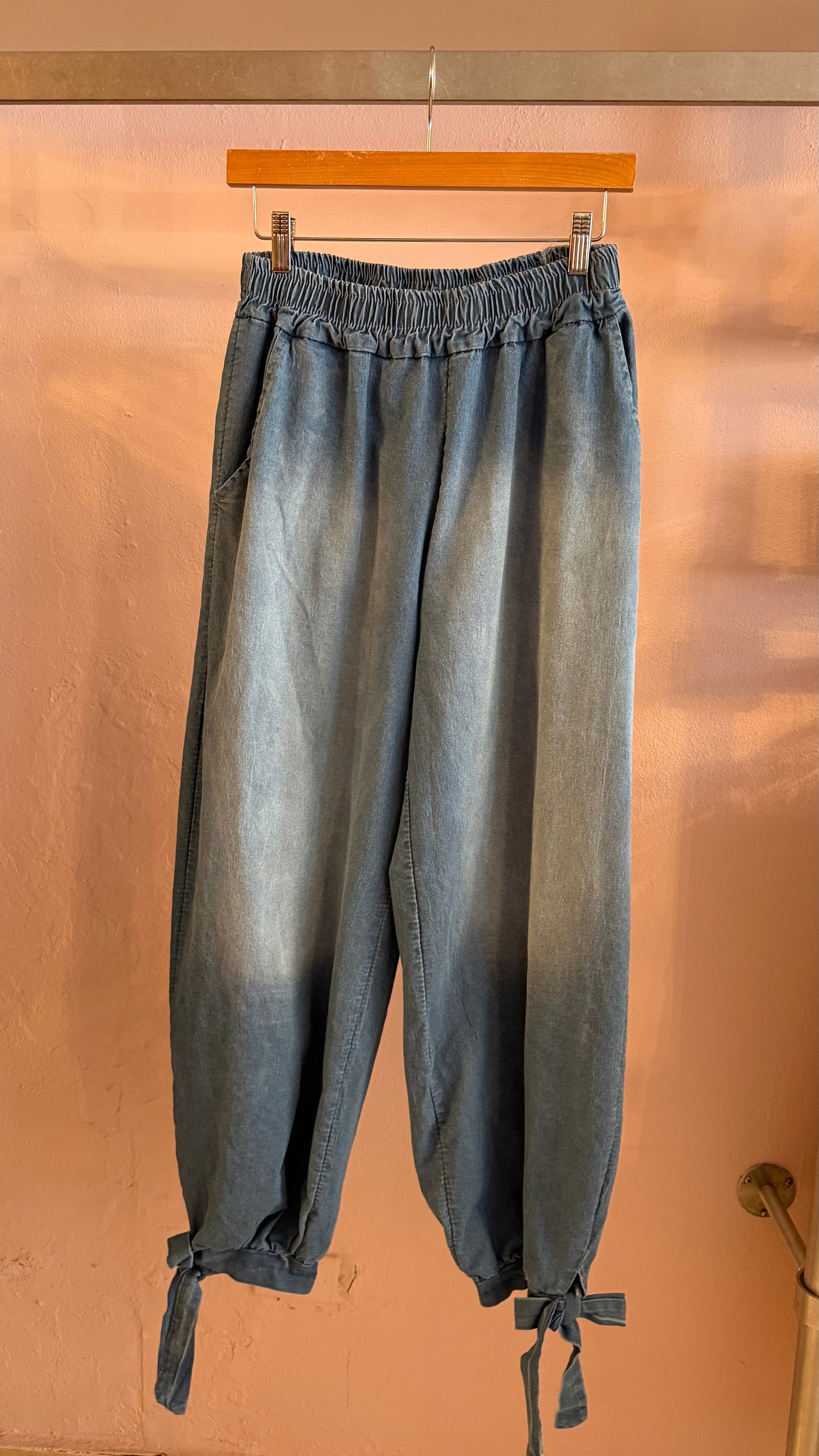 2599 Made In Italy Denim Barrel Pant