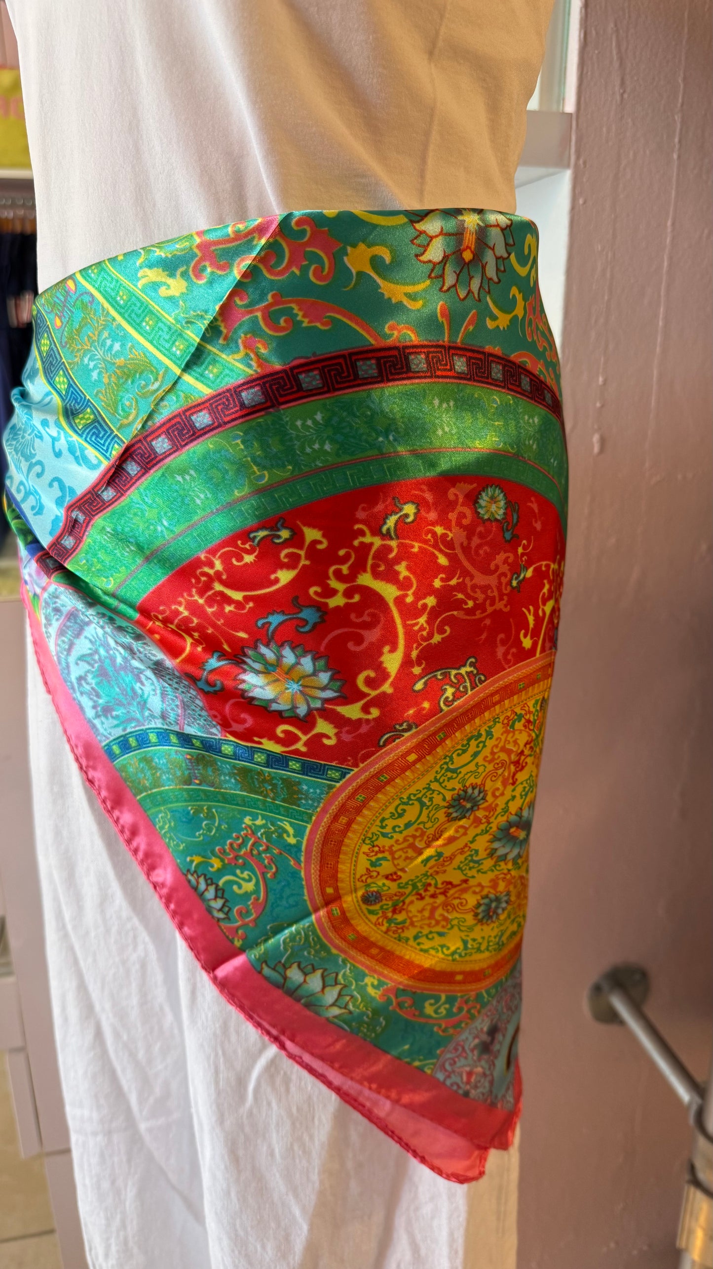 2406 Scarf 30"x30"