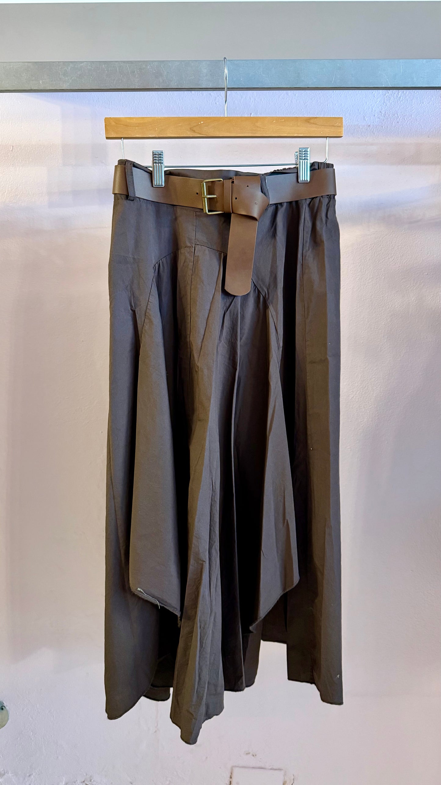 2602 Made In Italy Belted Skirt