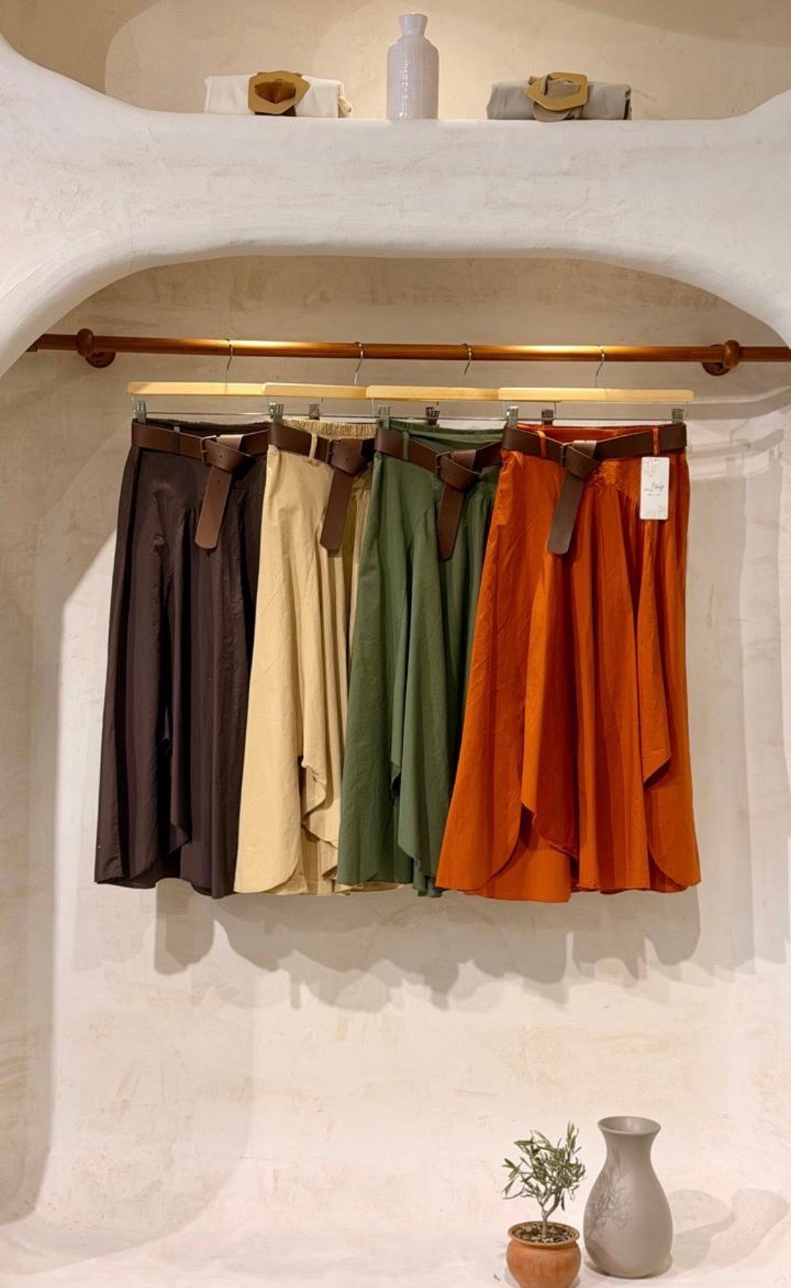 2602 Made In Italy Belted Skirt
