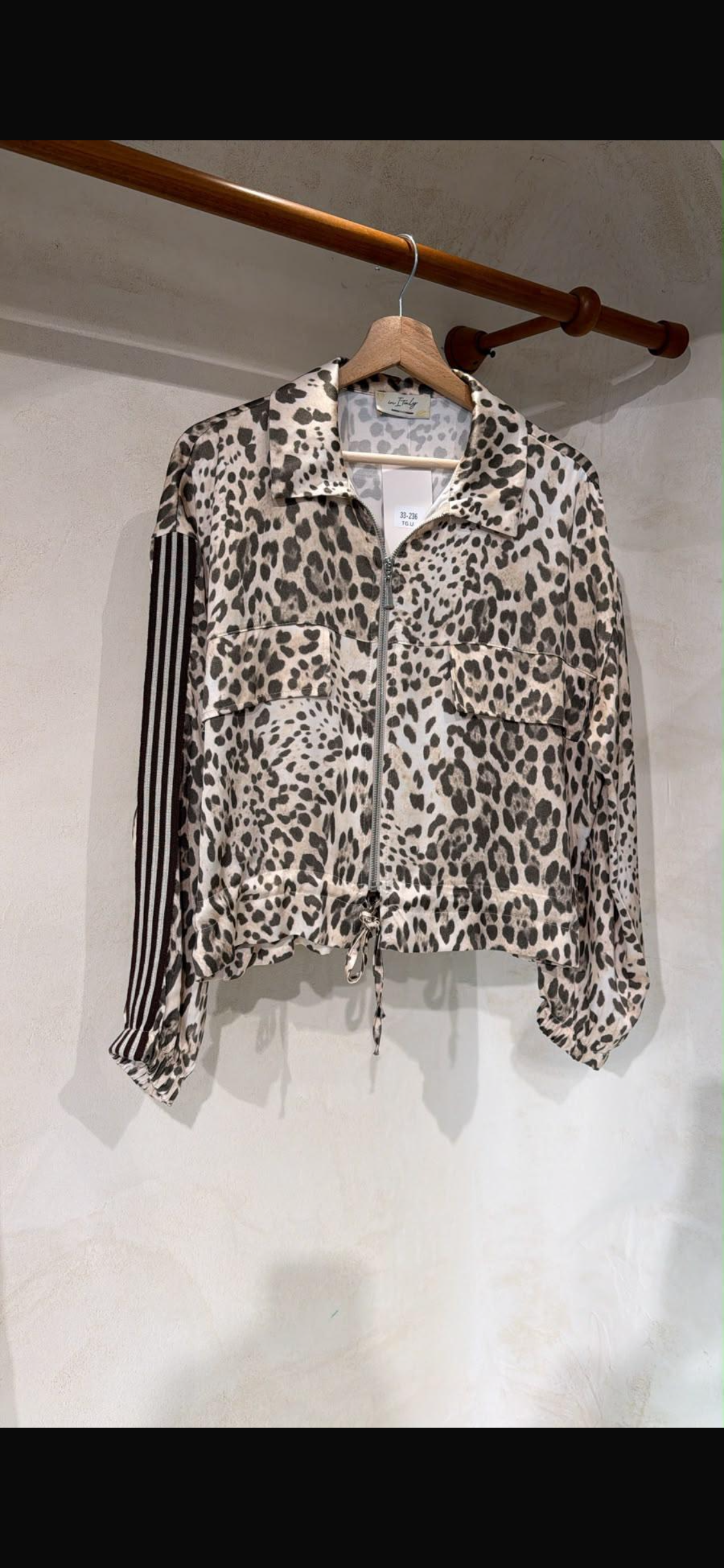 2629 Satin Animal Print Jogger Set