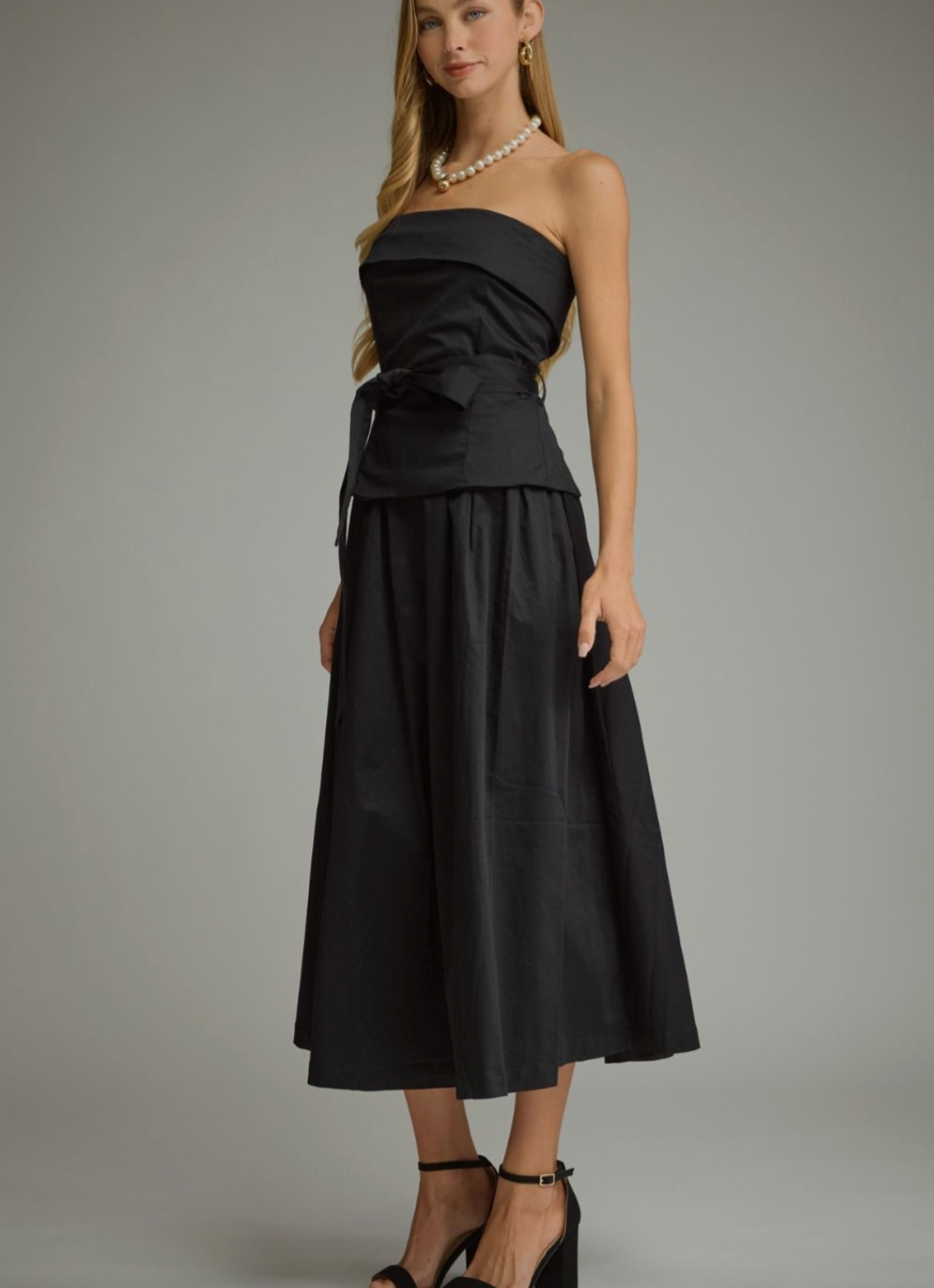 2646 Black Strapless Midi Dress