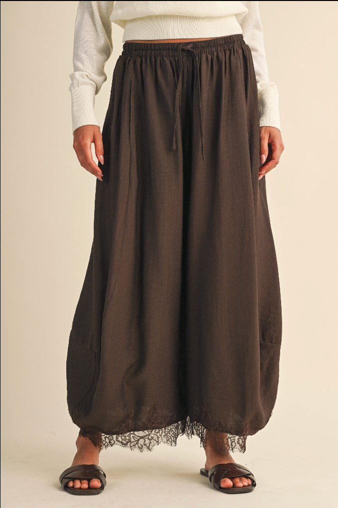 2734 Chocolate Barrel Pant With Lace Trim