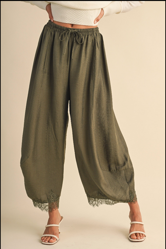 2735 Olive Barrel Pant With Lace Trim